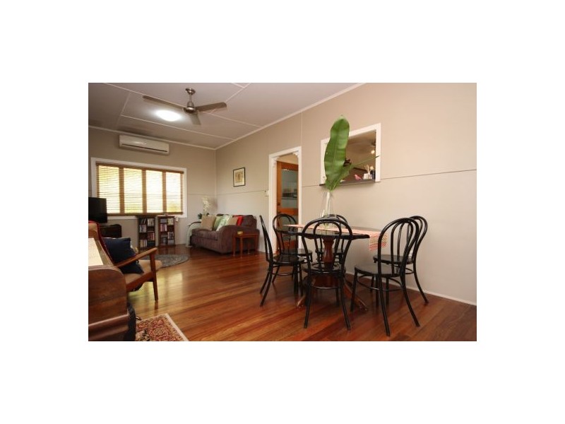 289 Pease Street, Edge Hill QLD 4870