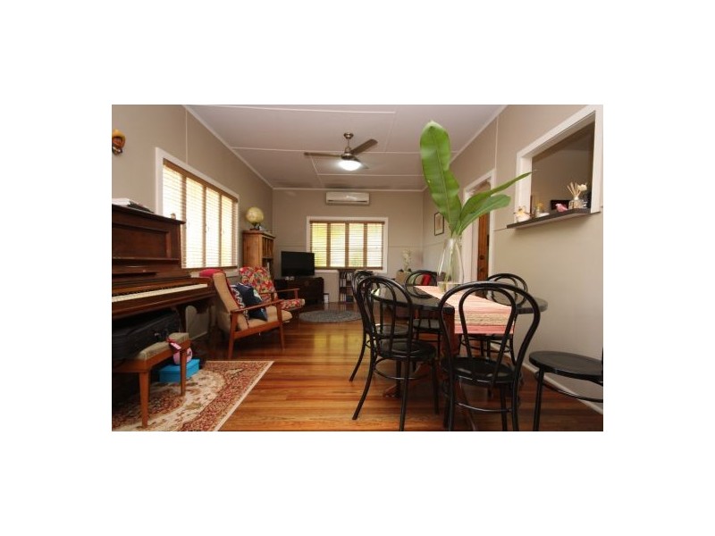 289 Pease Street, Edge Hill QLD 4870