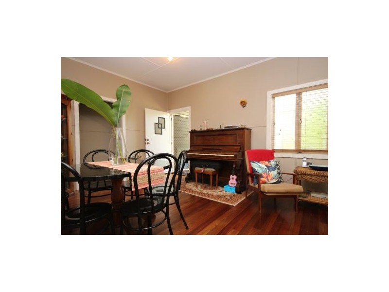 289 Pease Street, Edge Hill QLD 4870