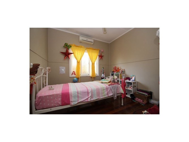 289 Pease Street, Edge Hill QLD 4870
