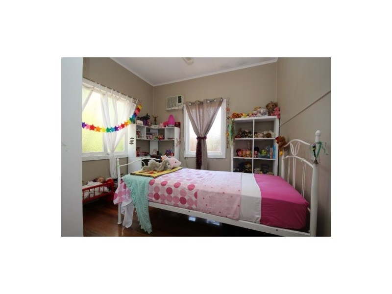289 Pease Street, Edge Hill QLD 4870