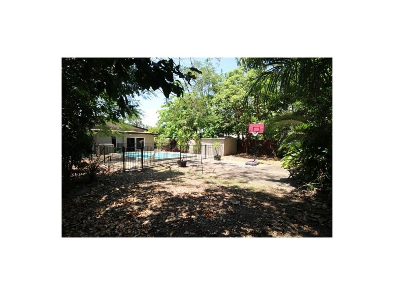 289 Pease Street, Edge Hill QLD 4870
