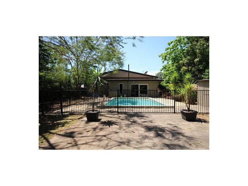 289 Pease Street, Edge Hill QLD 4870