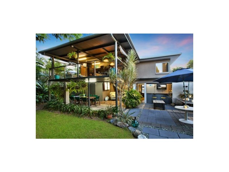 60 Collinson Street, Westcourt QLD 4870