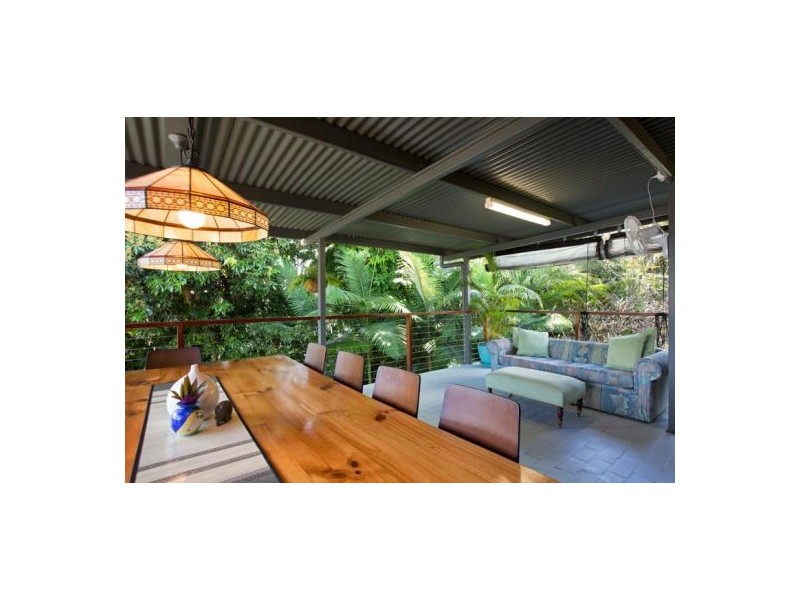 60 Collinson Street, Westcourt QLD 4870