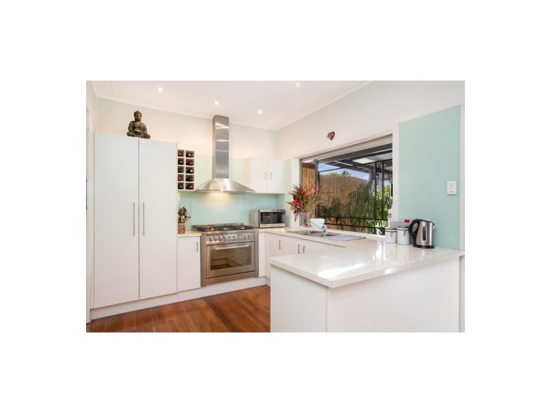 60 Collinson Street, Westcourt QLD 4870