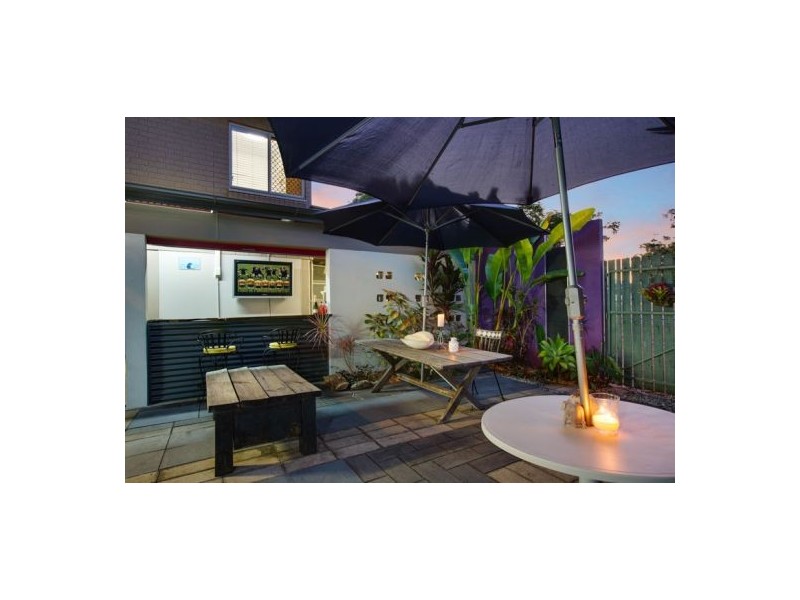 60 Collinson Street, Westcourt QLD 4870