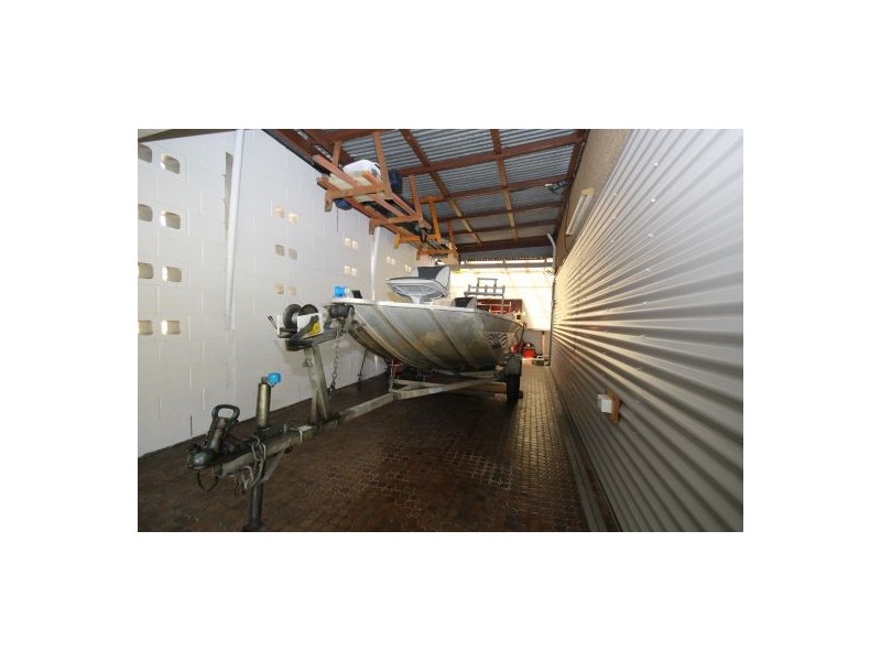 60 Collinson Street, Westcourt QLD 4870