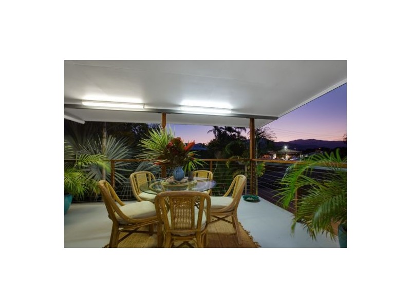 60 Collinson Street, Westcourt QLD 4870