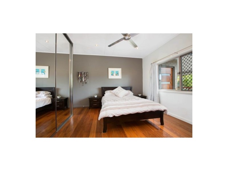 60 Collinson Street, Westcourt QLD 4870