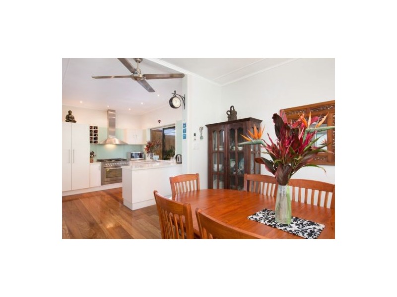 60 Collinson Street, Westcourt QLD 4870