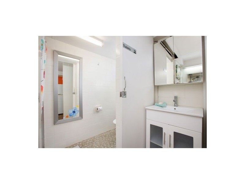 60 Collinson Street, Westcourt QLD 4870