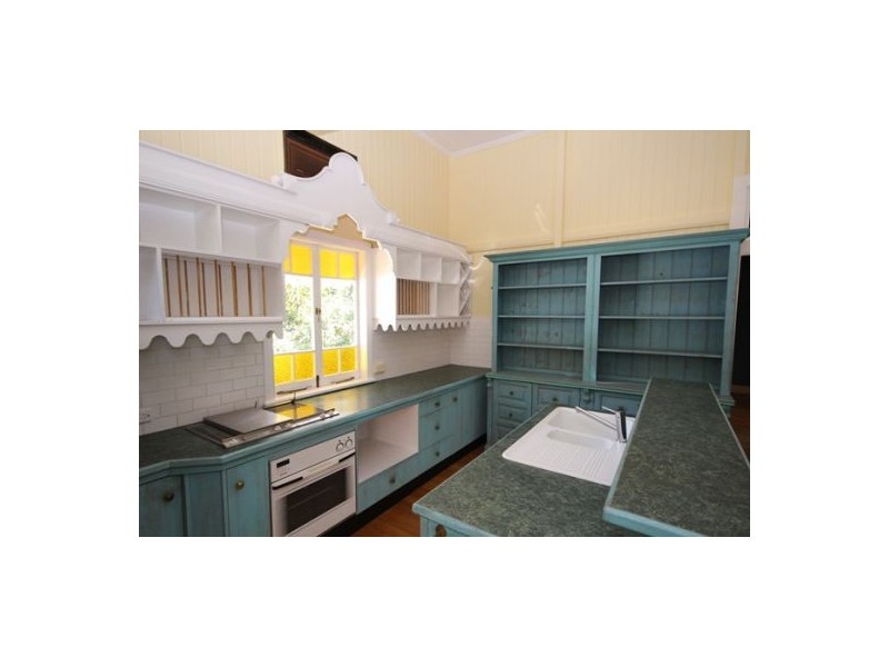 11 Sandwich Street, Kamerunga QLD 4870