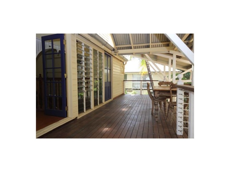 11 Sandwich Street, Kamerunga QLD 4870