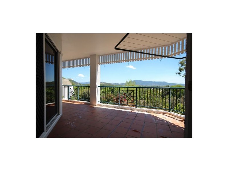 50/8-14 Munro Terrace, Mooroobool QLD 4870