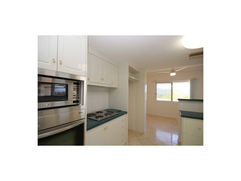 50/8-14 Munro Terrace, Mooroobool QLD 4870