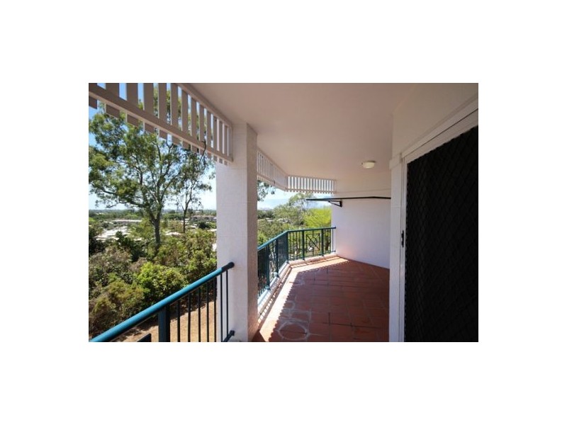 50/8-14 Munro Terrace, Mooroobool QLD 4870