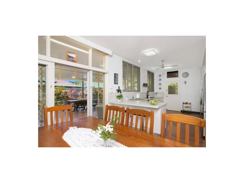 16 McHugh Crescent, Whitfield QLD 4870