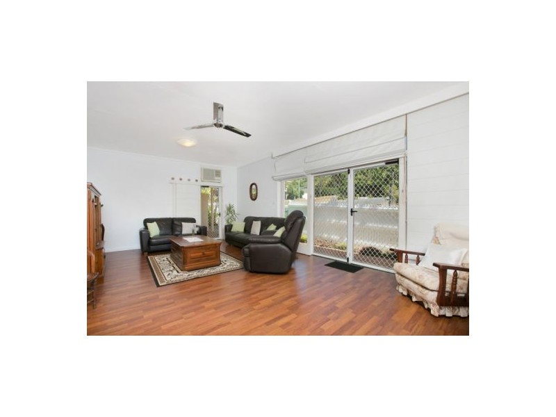 16 McHugh Crescent, Whitfield QLD 4870