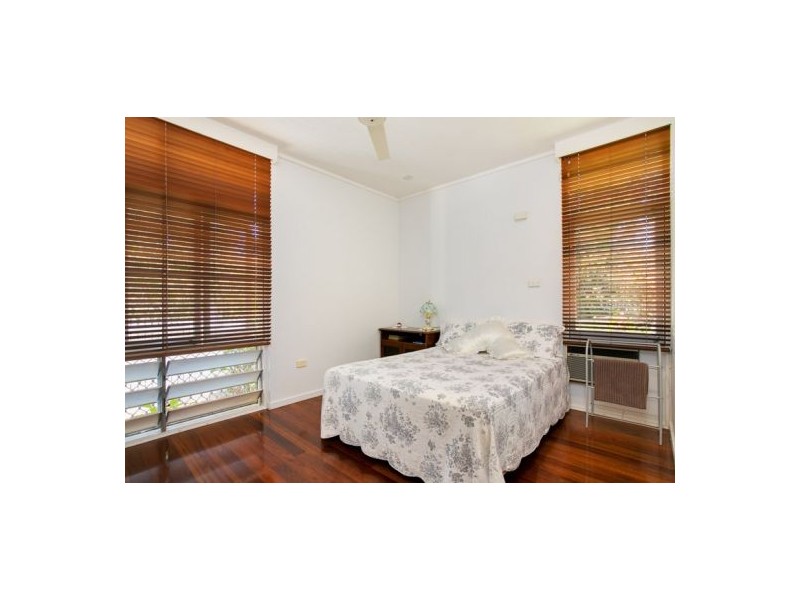 16 McHugh Crescent, Whitfield QLD 4870