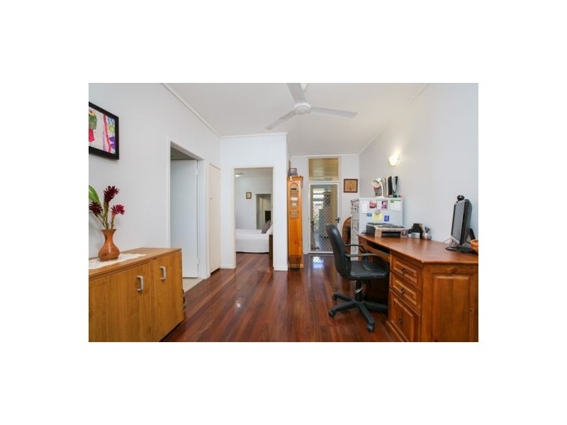 16 McHugh Crescent, Whitfield QLD 4870