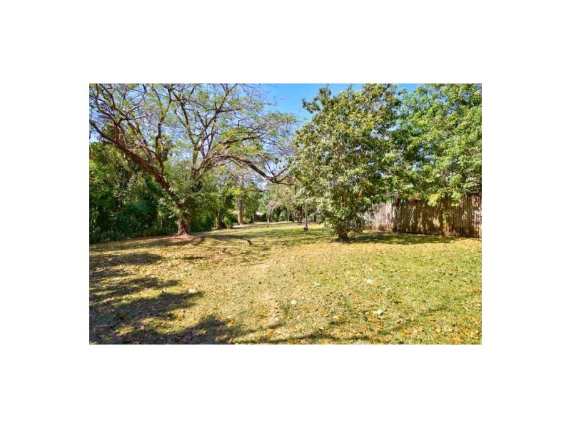 16 McHugh Crescent, Whitfield QLD 4870