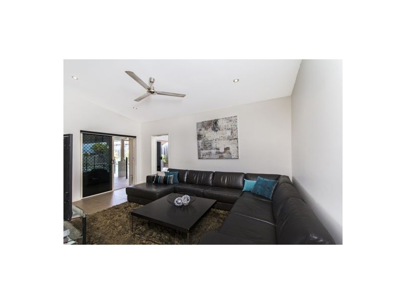 7 Emperor St, Kanimbla QLD 4870