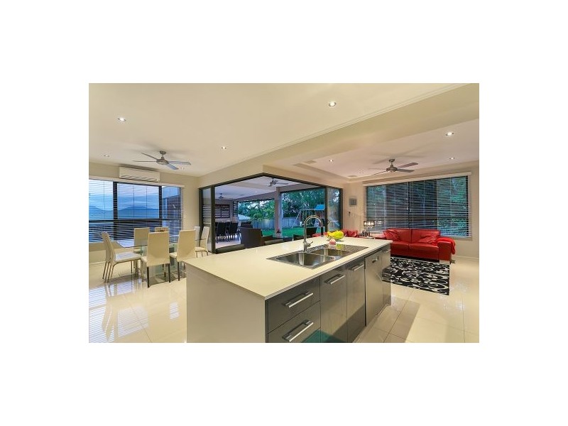 69 McFarlane Drive, Kanimbla QLD 4870