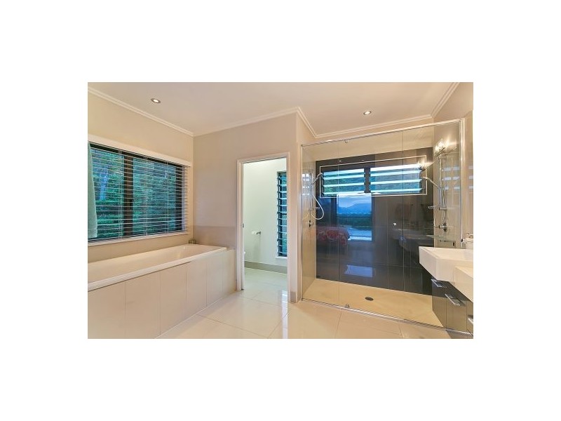 69 McFarlane Drive, Kanimbla QLD 4870