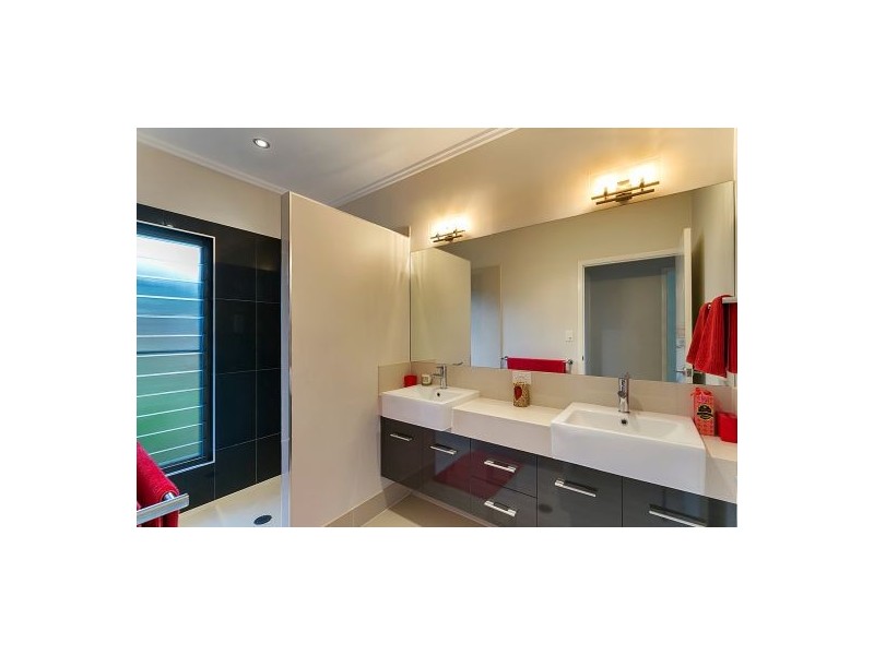 69 McFarlane Drive, Kanimbla QLD 4870