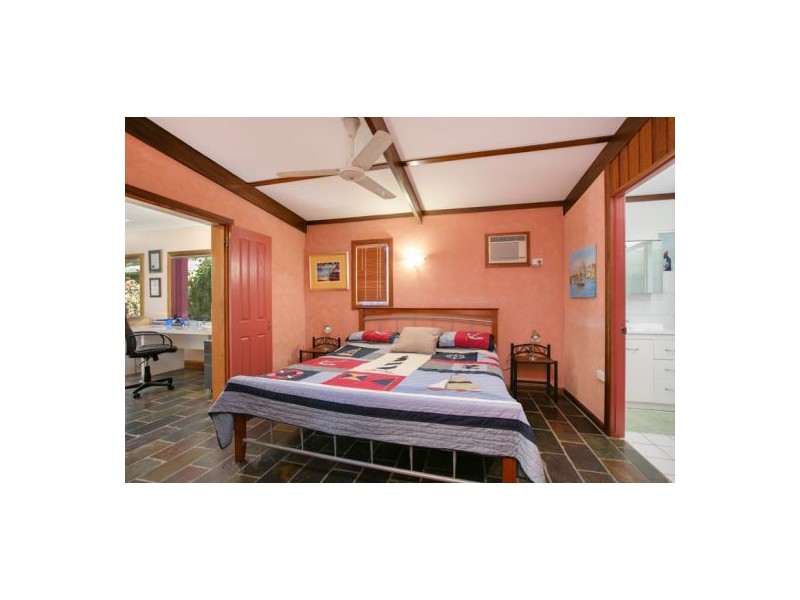 41 Willow Street, Holloways Beach QLD 4878