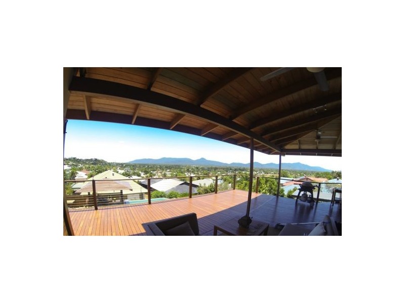 34 Guthrie Place, Bentley Park QLD 4869