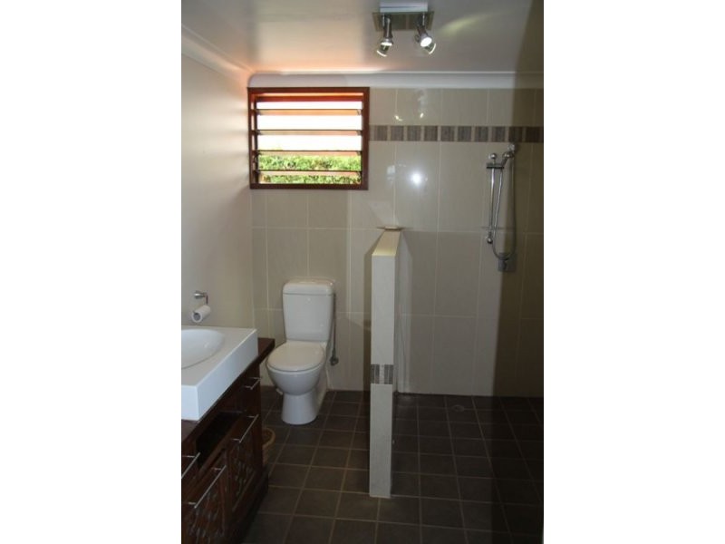34 Guthrie Place, Bentley Park QLD 4869
