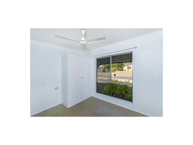 6 Illuka Close, White Rock QLD 4868
