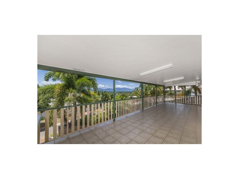 23 Guthrie Close, Bentley Park QLD 4869