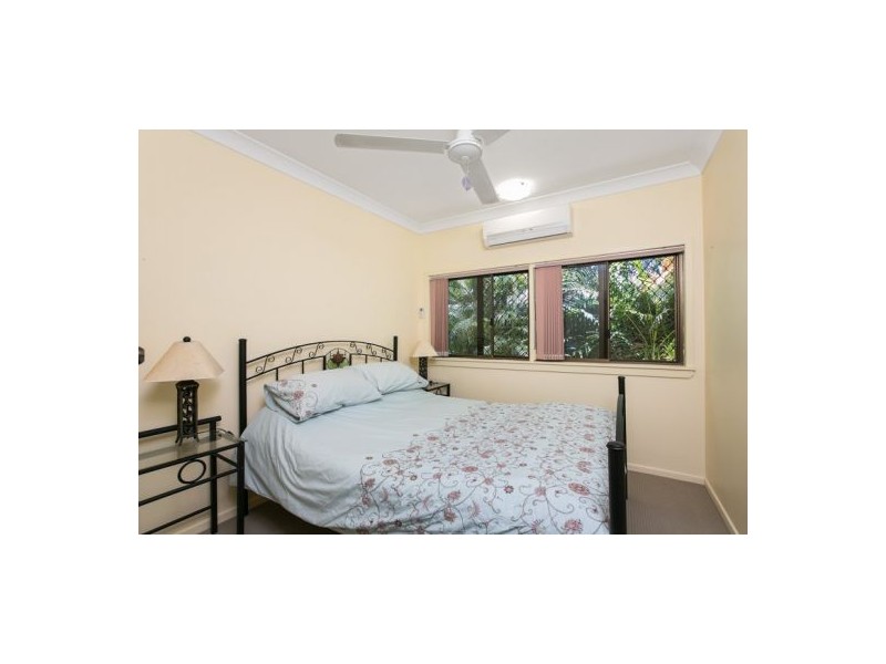 5 Ash St, Holloways Beach QLD 4878
