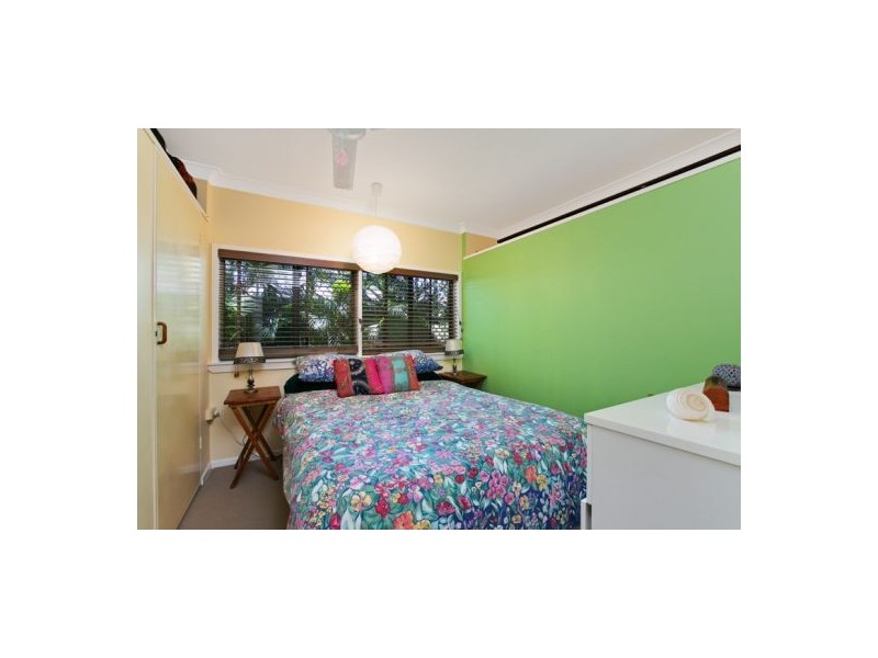 5 Ash St, Holloways Beach QLD 4878