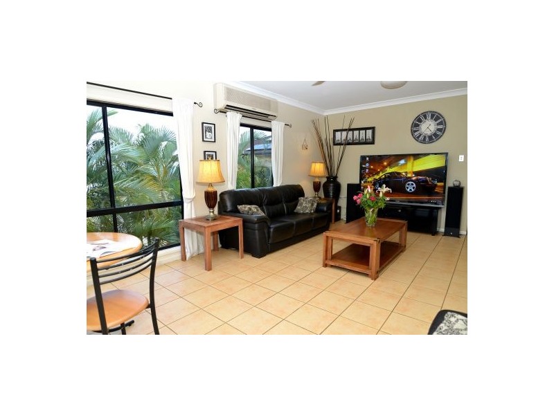 17 Guthrie Close, Bentley Park QLD 4869