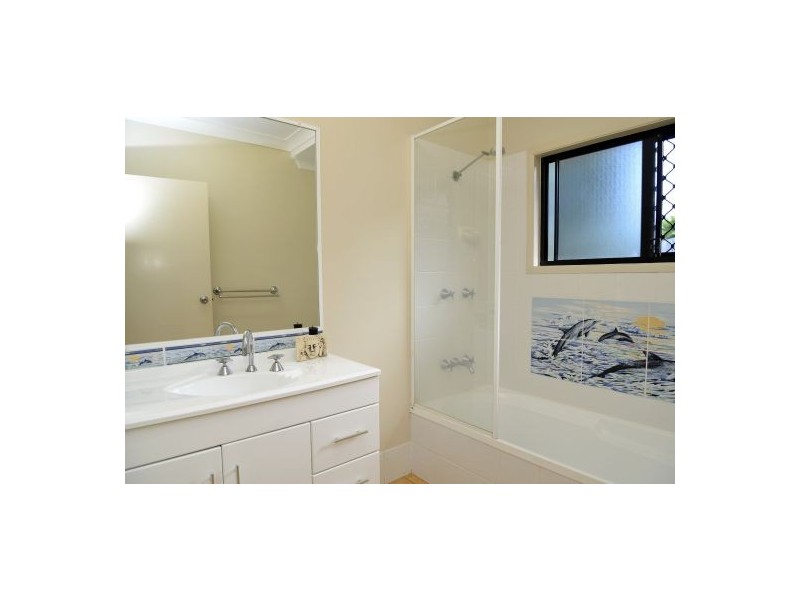 17 Guthrie Close, Bentley Park QLD 4869