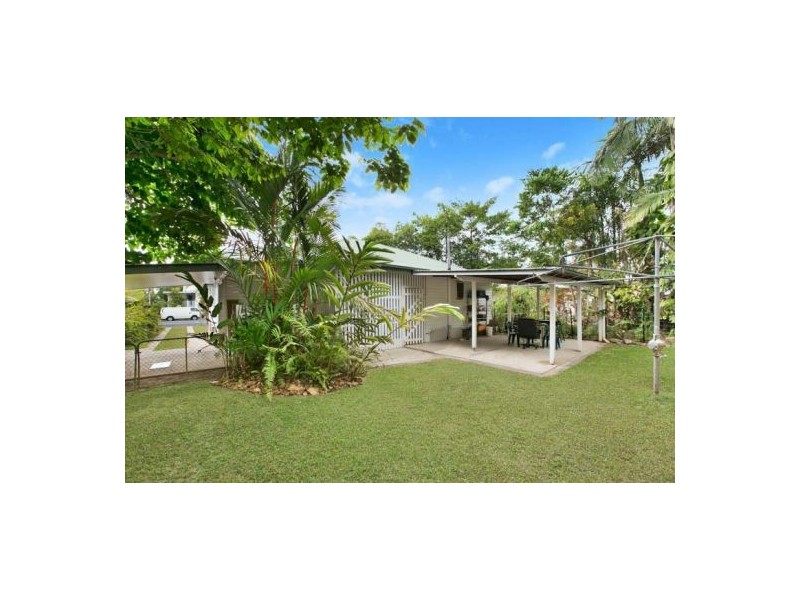 287 Pease Street, Edge Hill QLD 4870