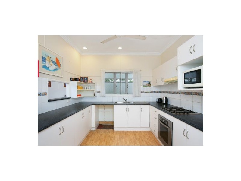 287 Pease Street, Edge Hill QLD 4870