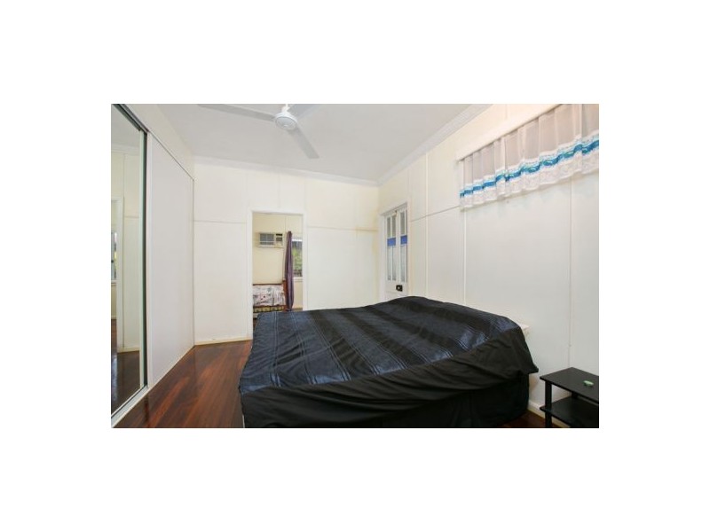 287 Pease Street, Edge Hill QLD 4870