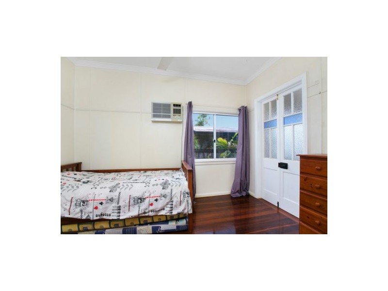 287 Pease Street, Edge Hill QLD 4870