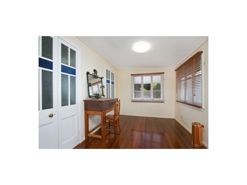 287 Pease Street, Edge Hill QLD 4870