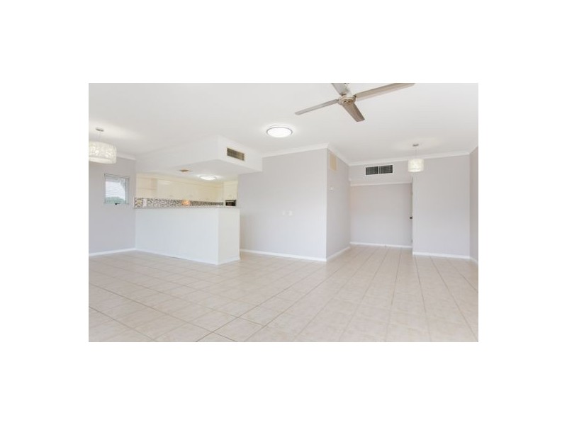 48/8-14 Munro Terrace, Mooroobool QLD 4870