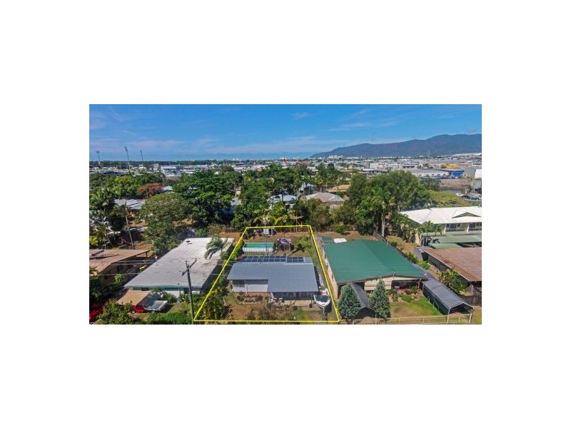 206 Mccoombe St, Bungalow QLD 4870