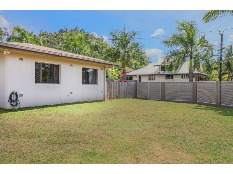 18 Rogers Close, Whitfield QLD 4870