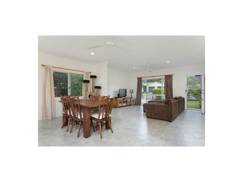 8-10 De Vecchi Close, Edmonton QLD 4869