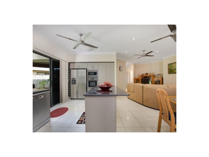 10 Sunrise Street, White Rock QLD 4868