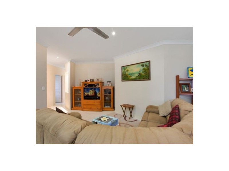 10 Sunrise Street, White Rock QLD 4868